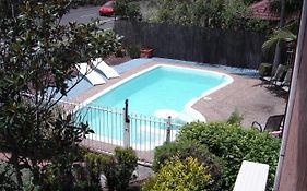 Avaleen Lodge Motor Inn